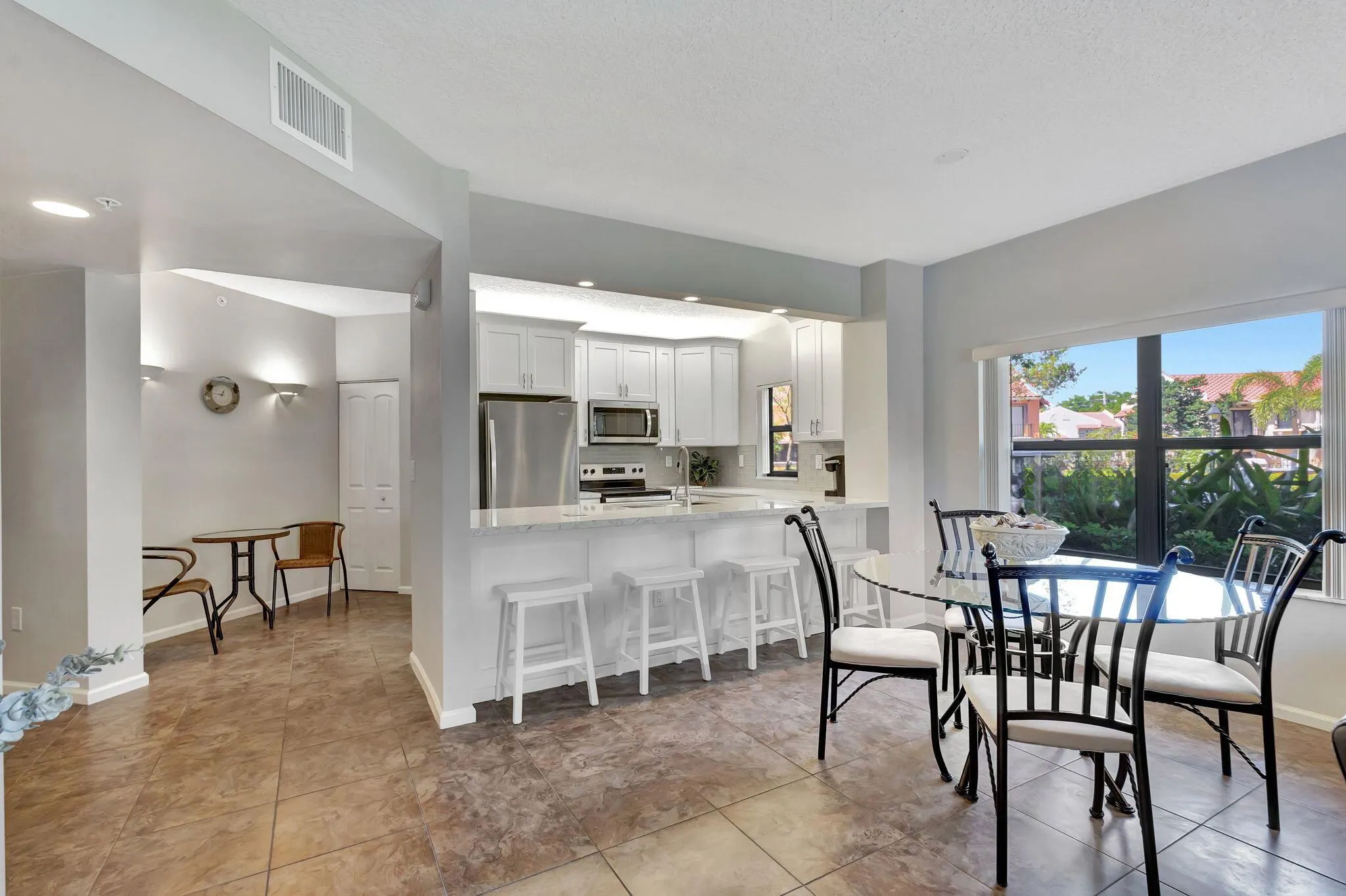 300 Uno Lago Drive, #101