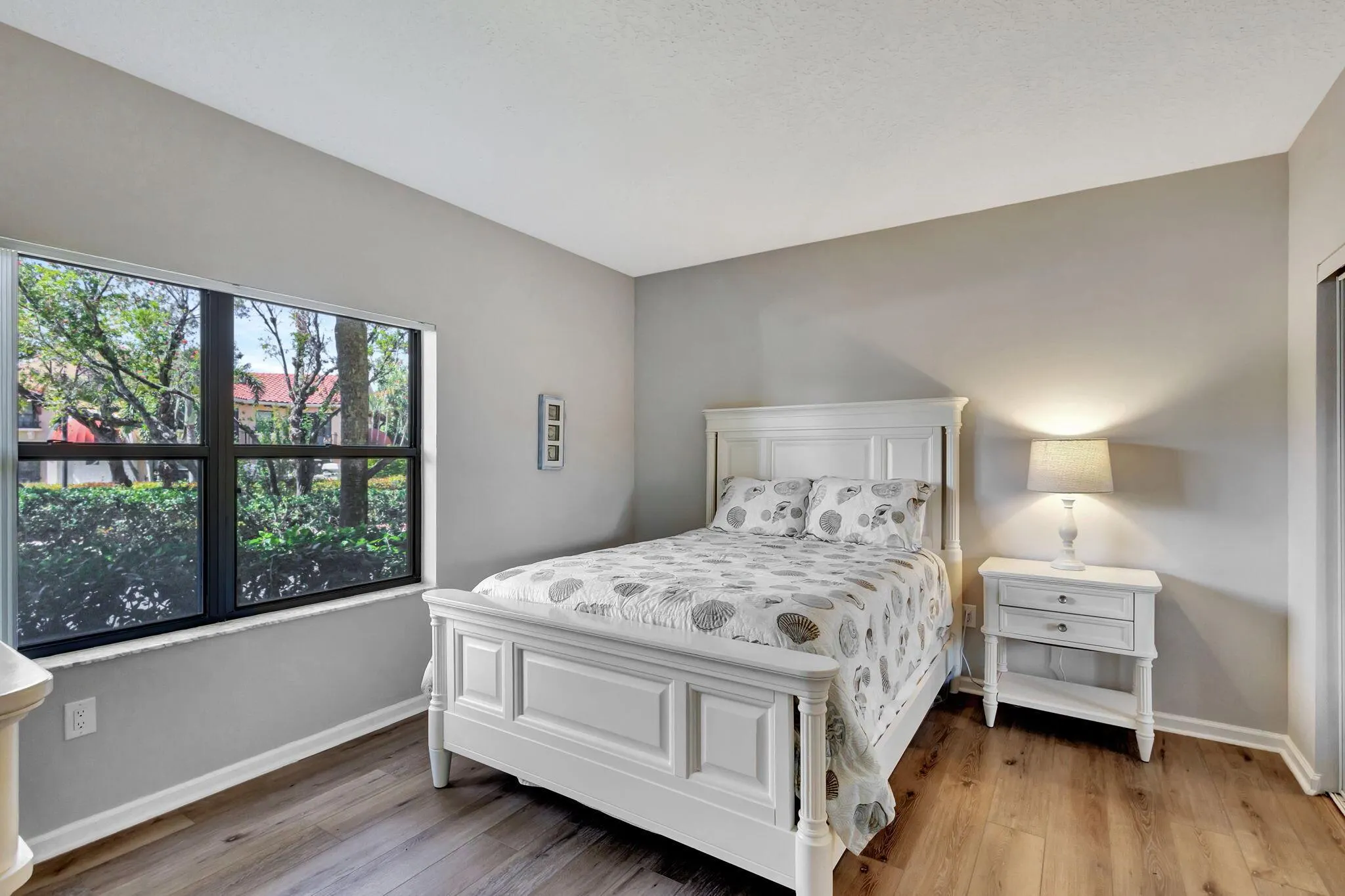 300 Uno Lago Drive, #101