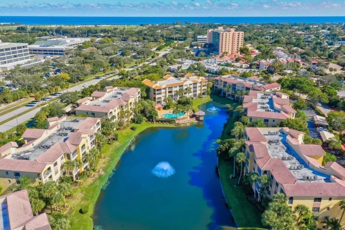 300 Uno Lago Drive, #101