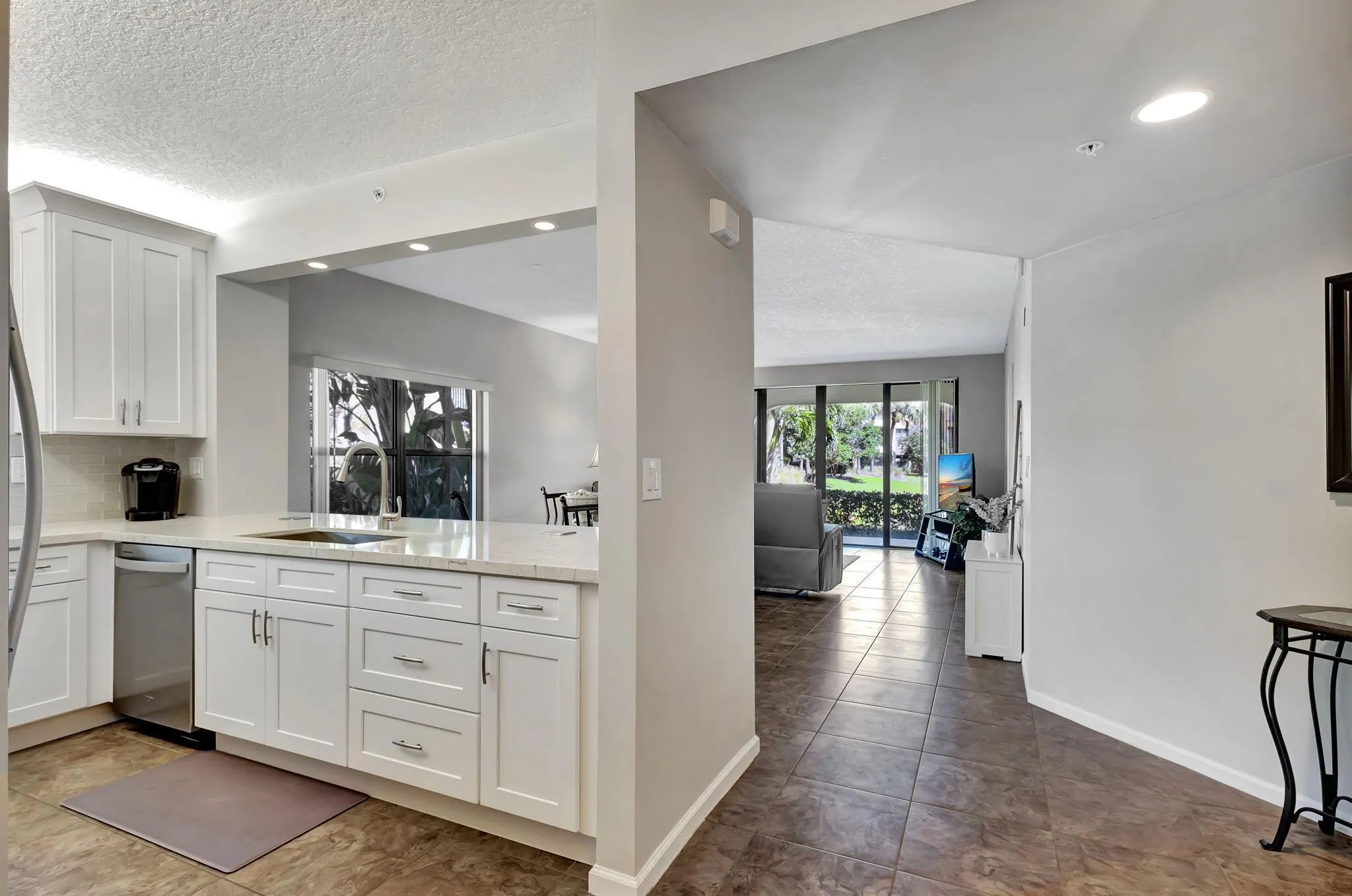 300 Uno Lago Drive, #101