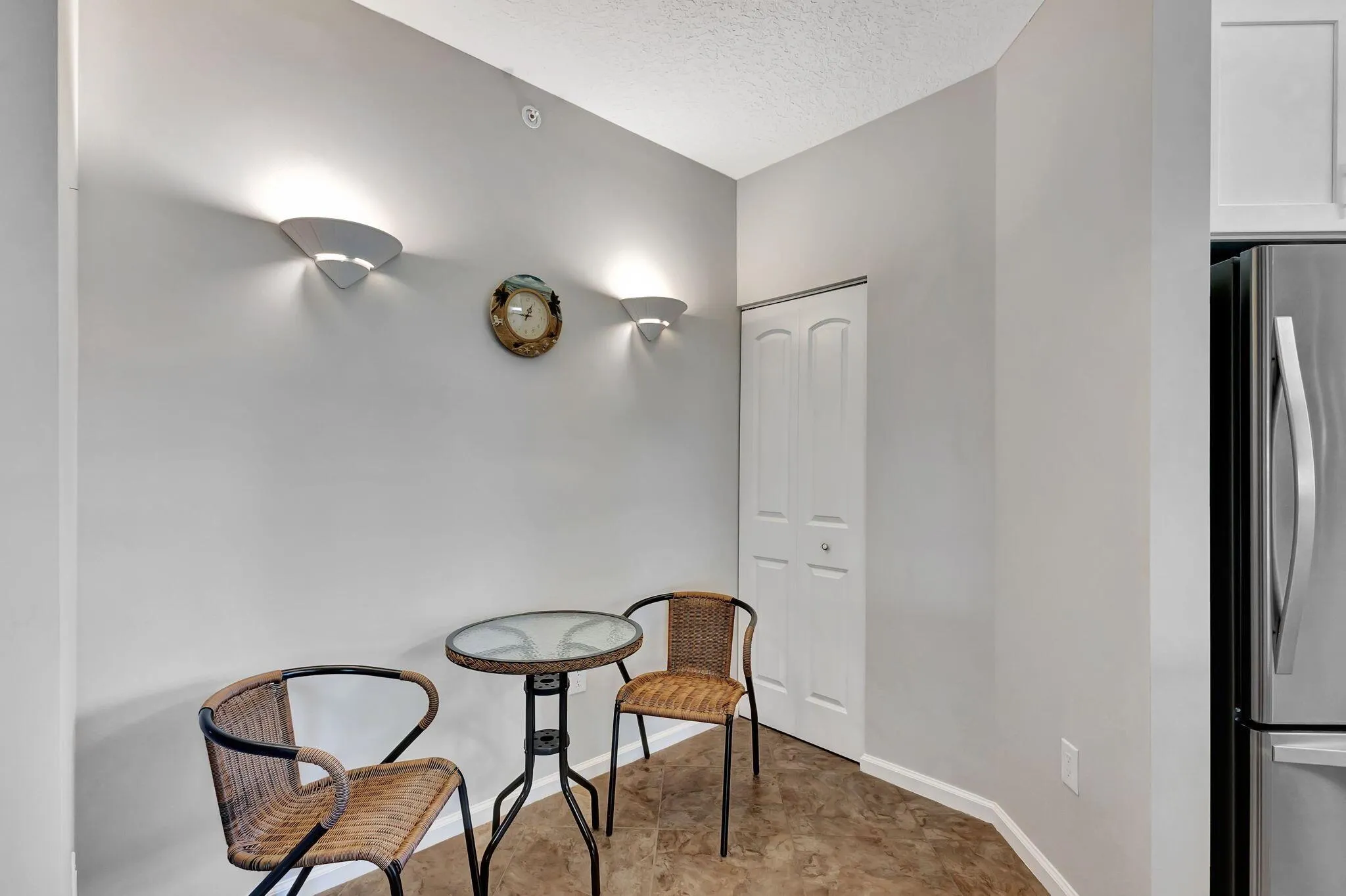 300 Uno Lago Drive, #101