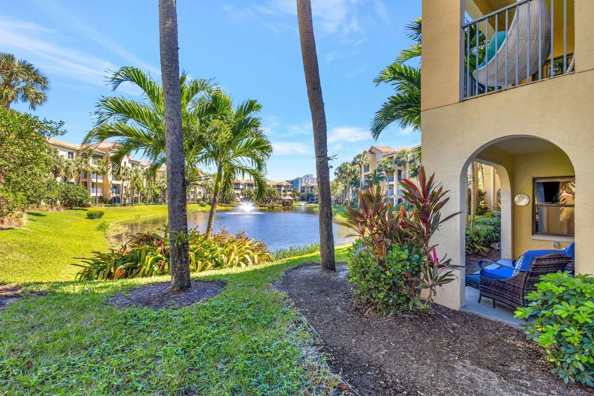 300 Uno Lago Drive, #101