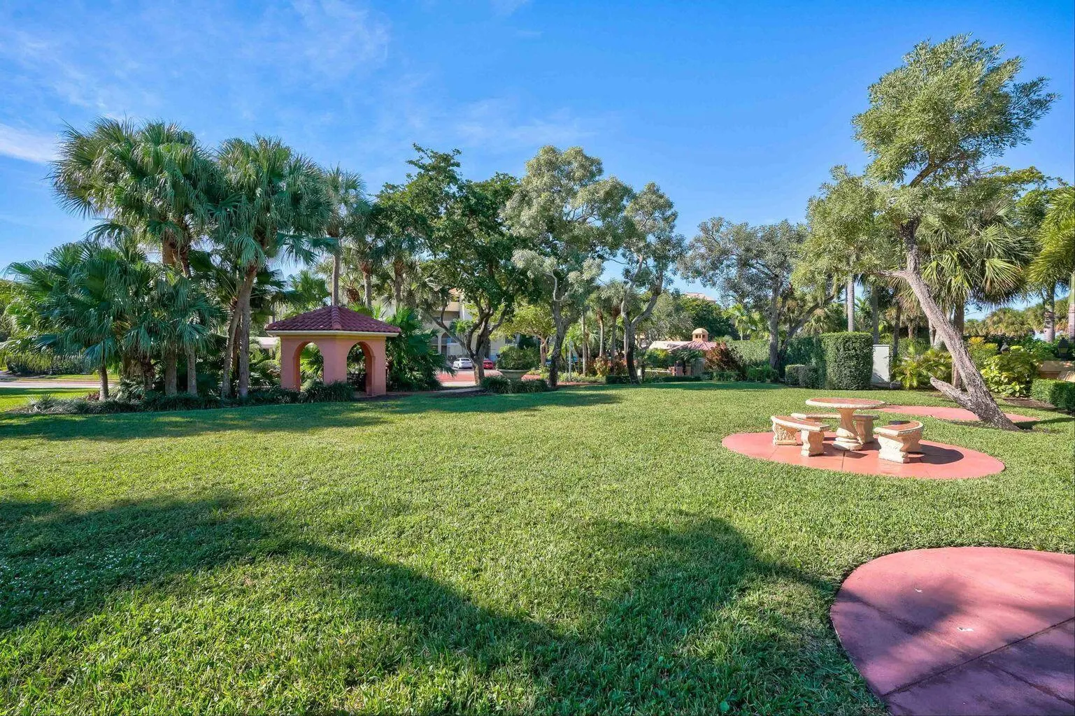 300 Uno Lago Drive, #101