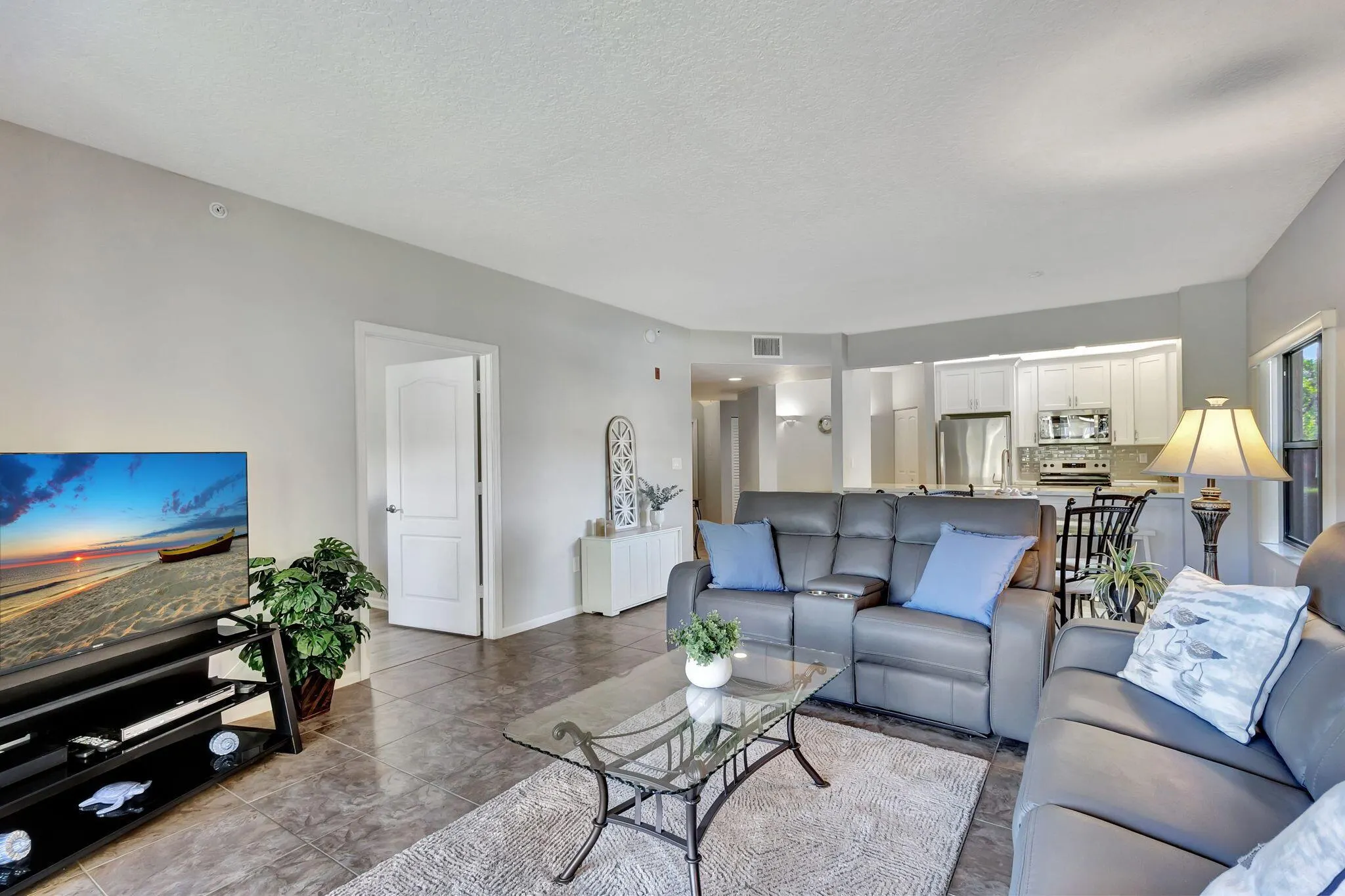300 Uno Lago Drive, #101