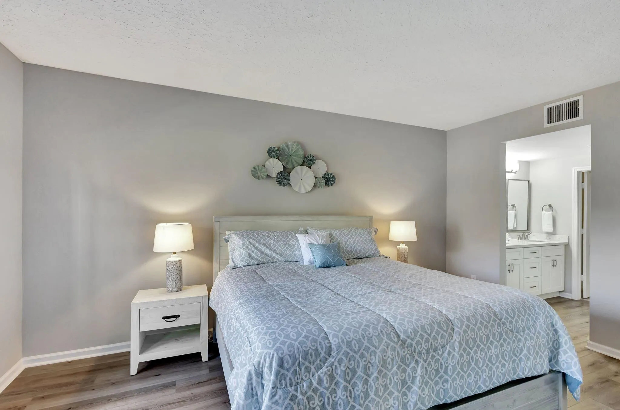 300 Uno Lago Drive, #101