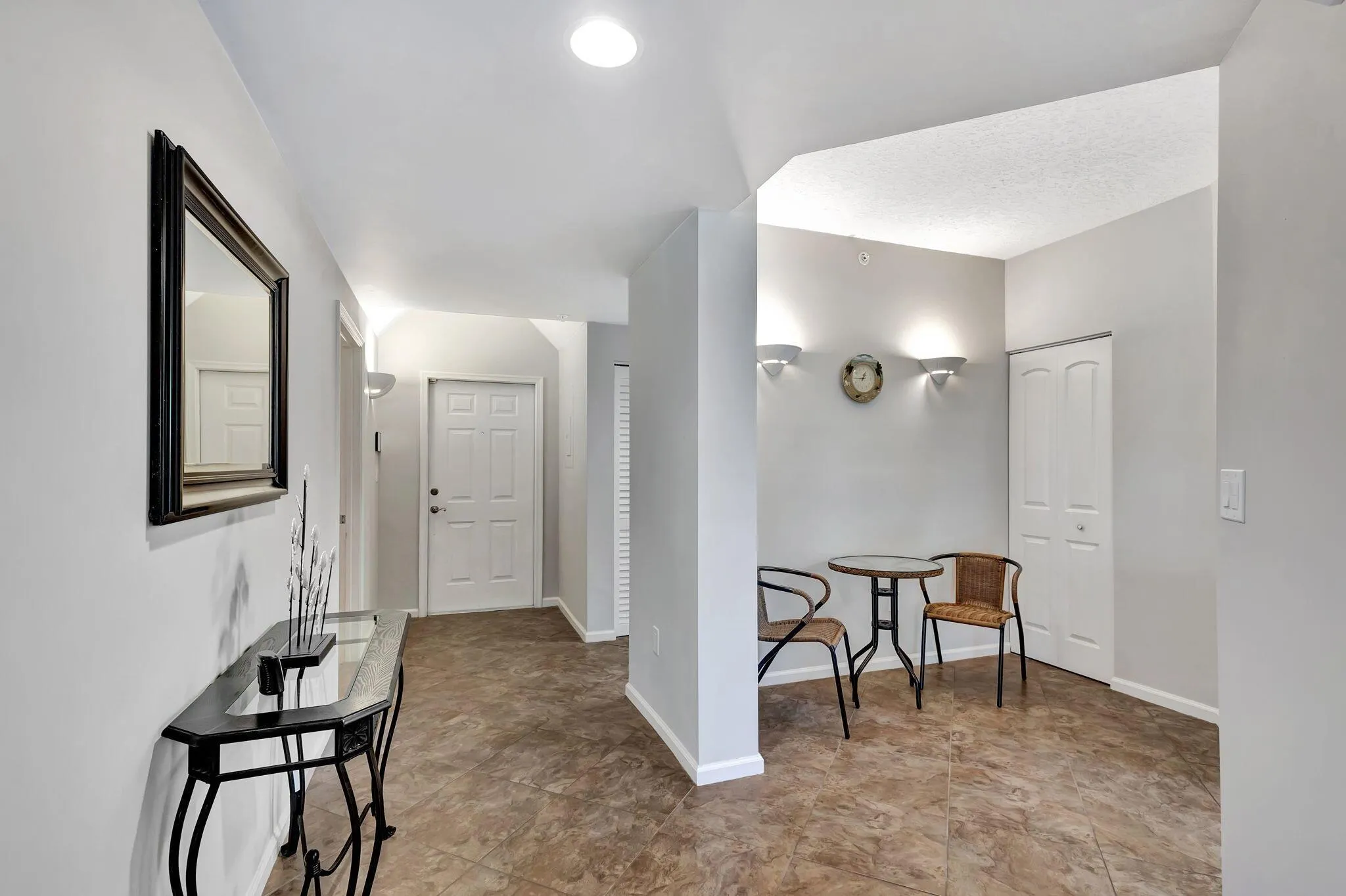 300 Uno Lago Drive, #101