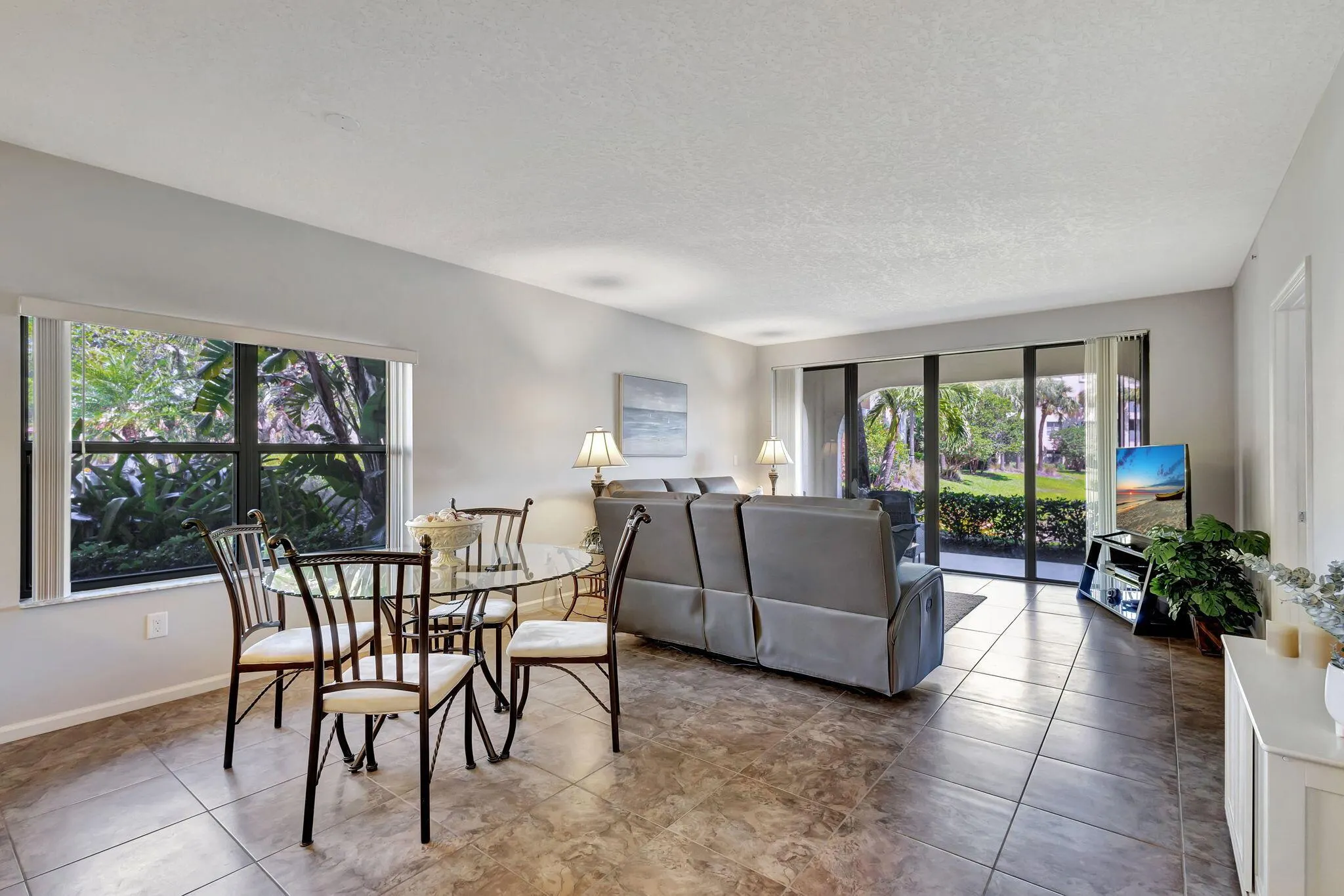 300 Uno Lago Drive, #101
