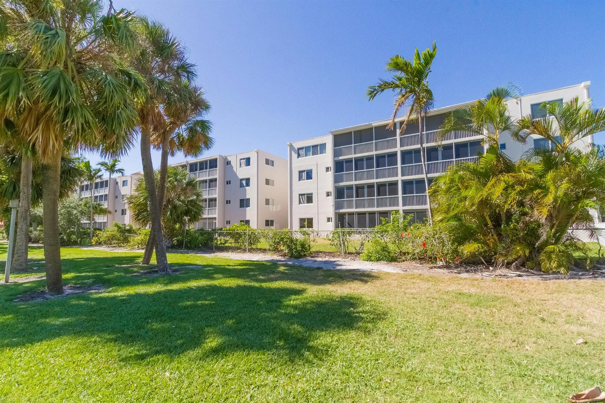 300 E Royal Palm Road, #42b