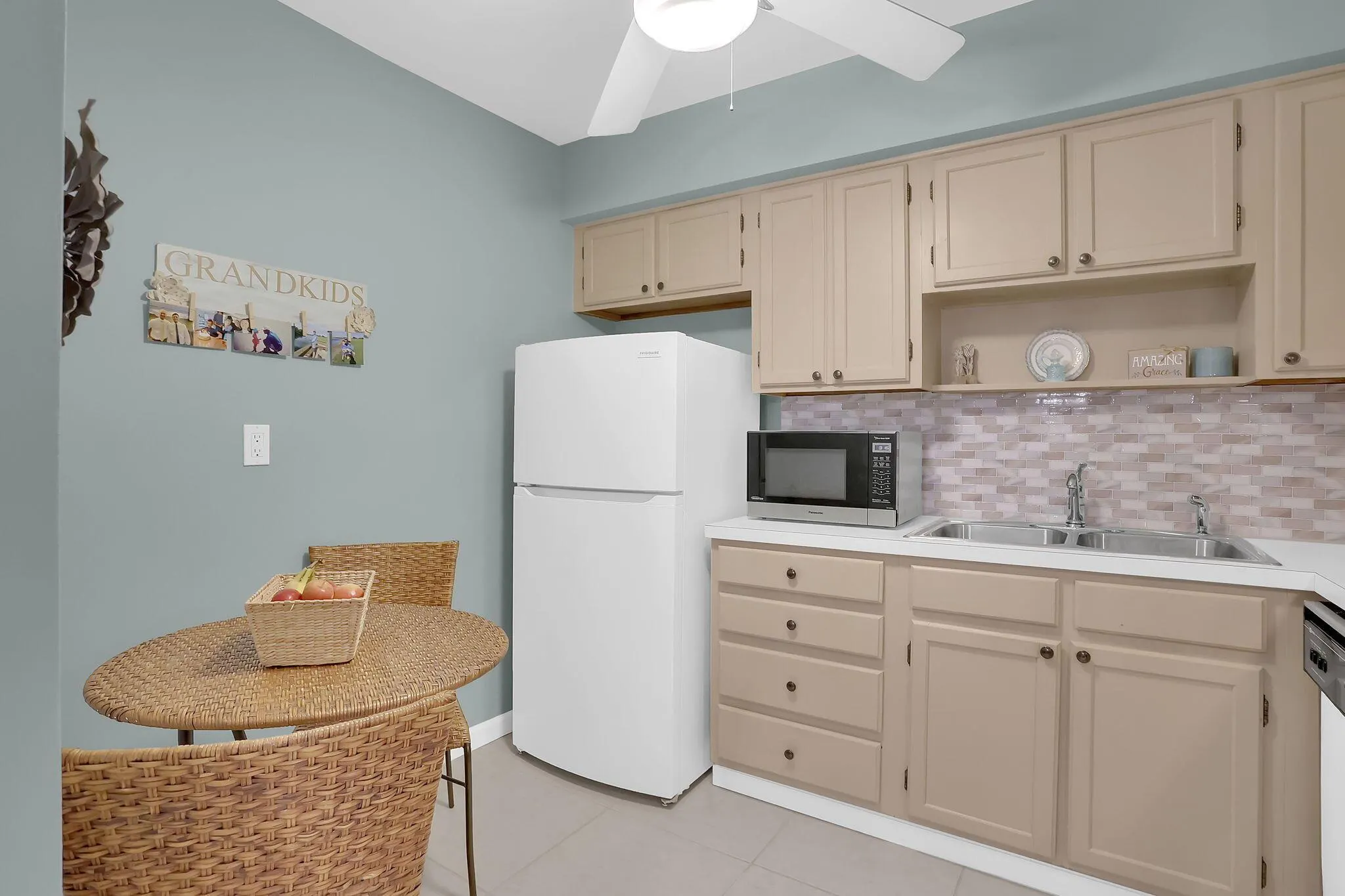 9810 Pineapple Tree Drive, #111