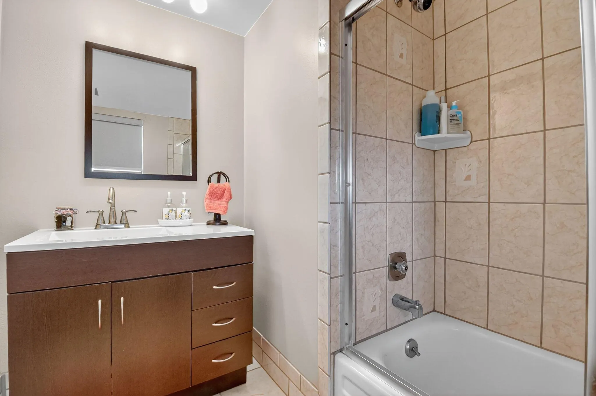 3871 Via Poinciana, #404