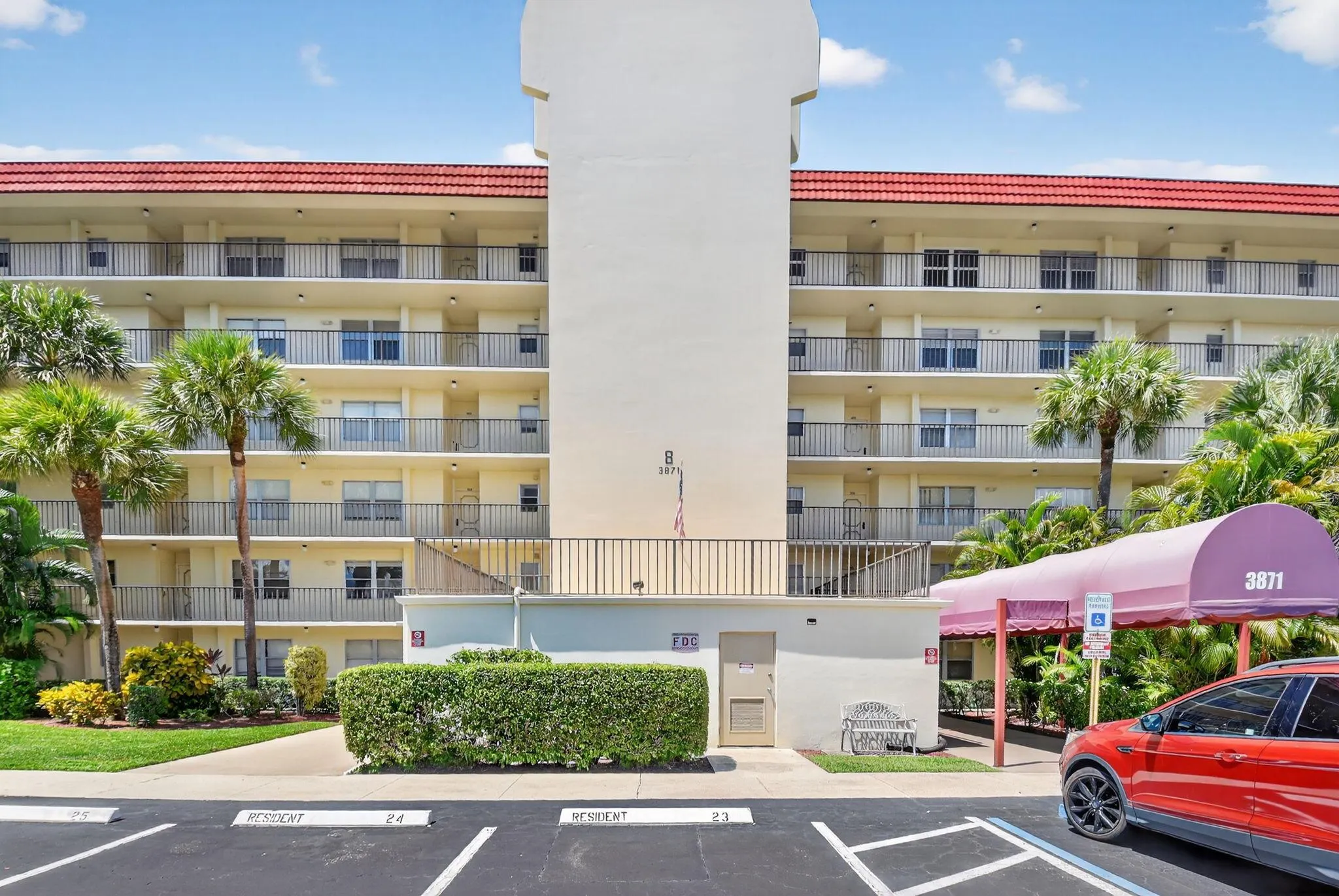 3871 Via Poinciana, #404