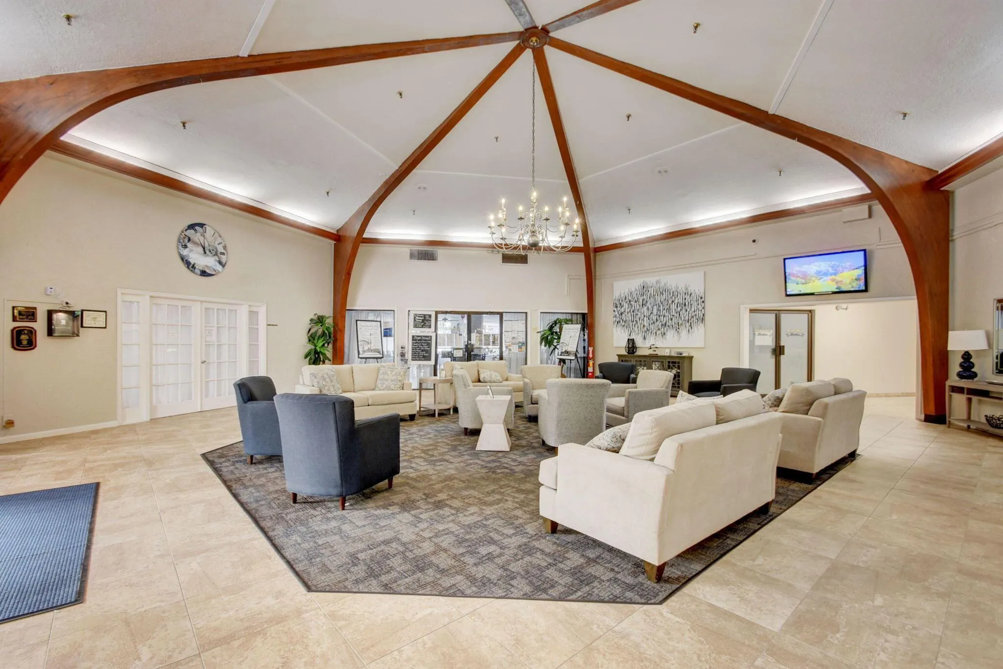 3871 Via Poinciana, #404