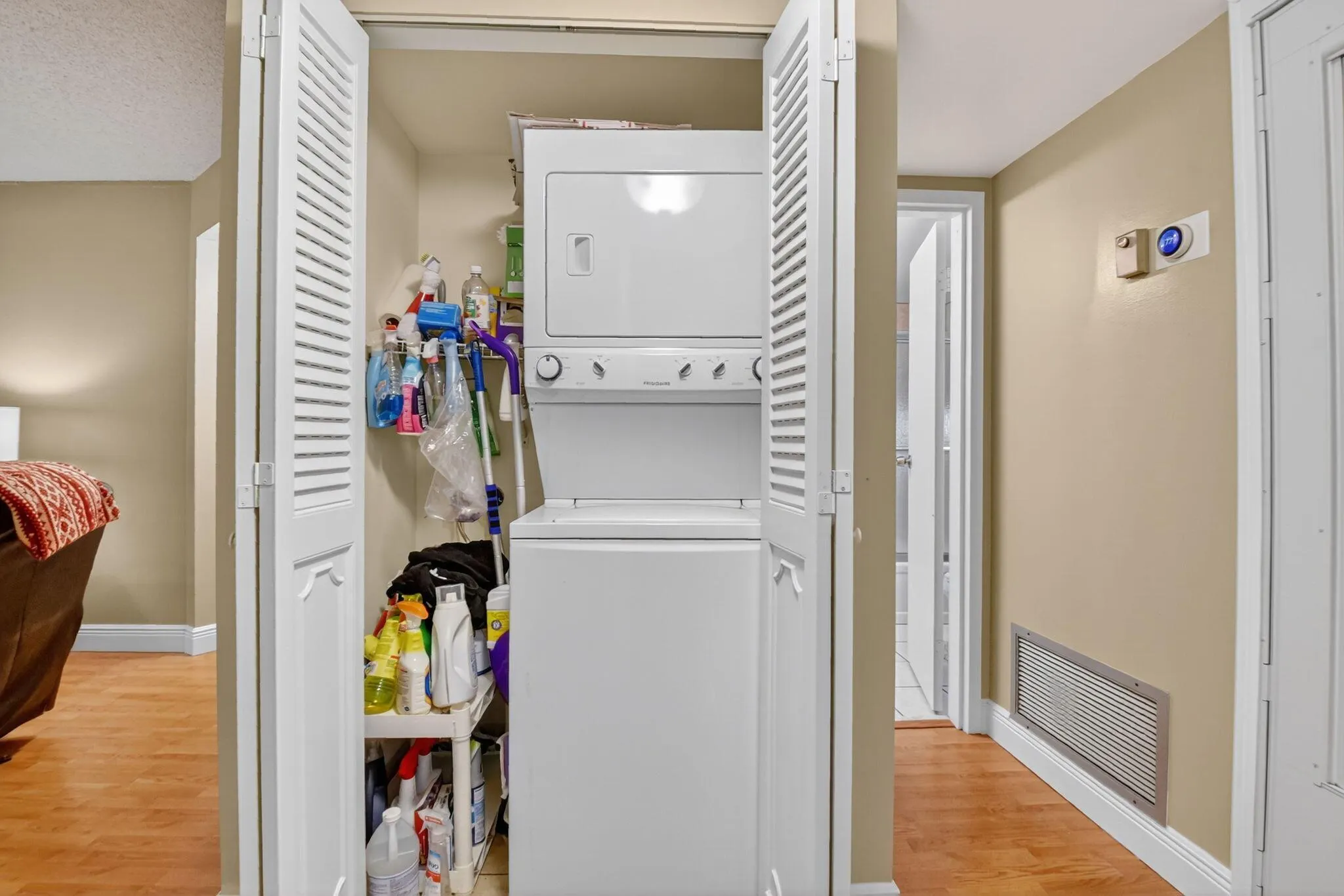 3871 Via Poinciana, #404