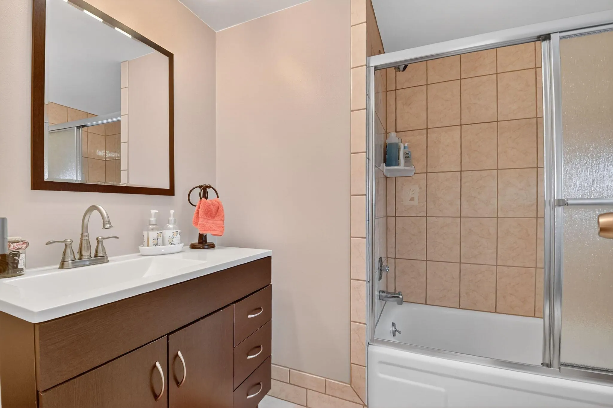 3871 Via Poinciana, #404