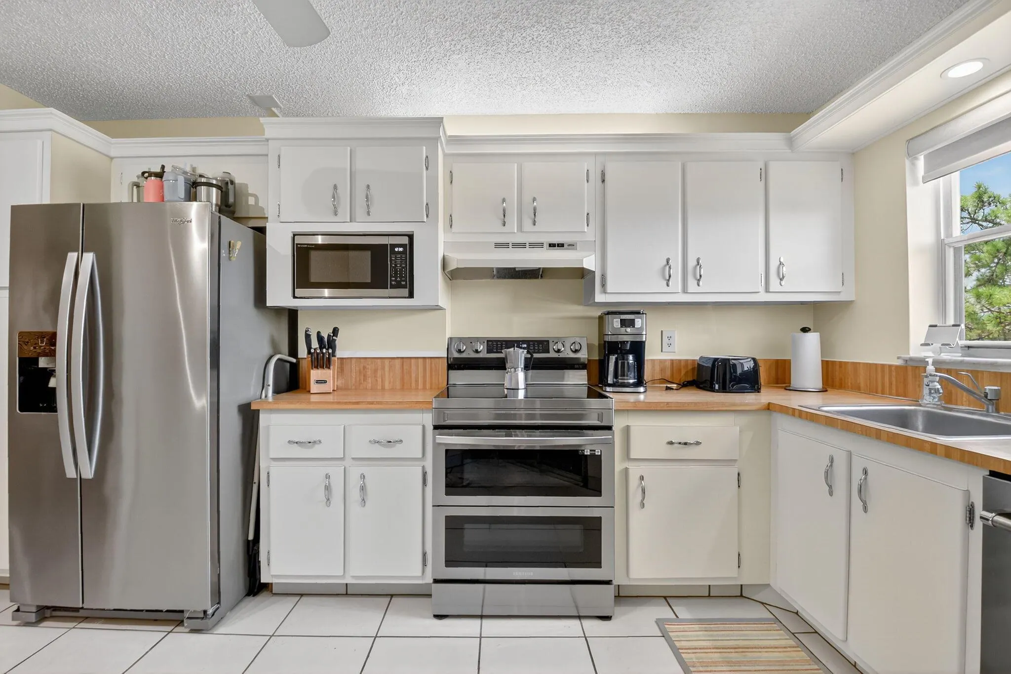 3871 Via Poinciana, #404