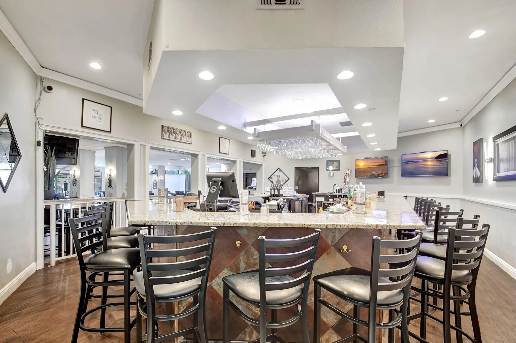 3871 Via Poinciana, #404