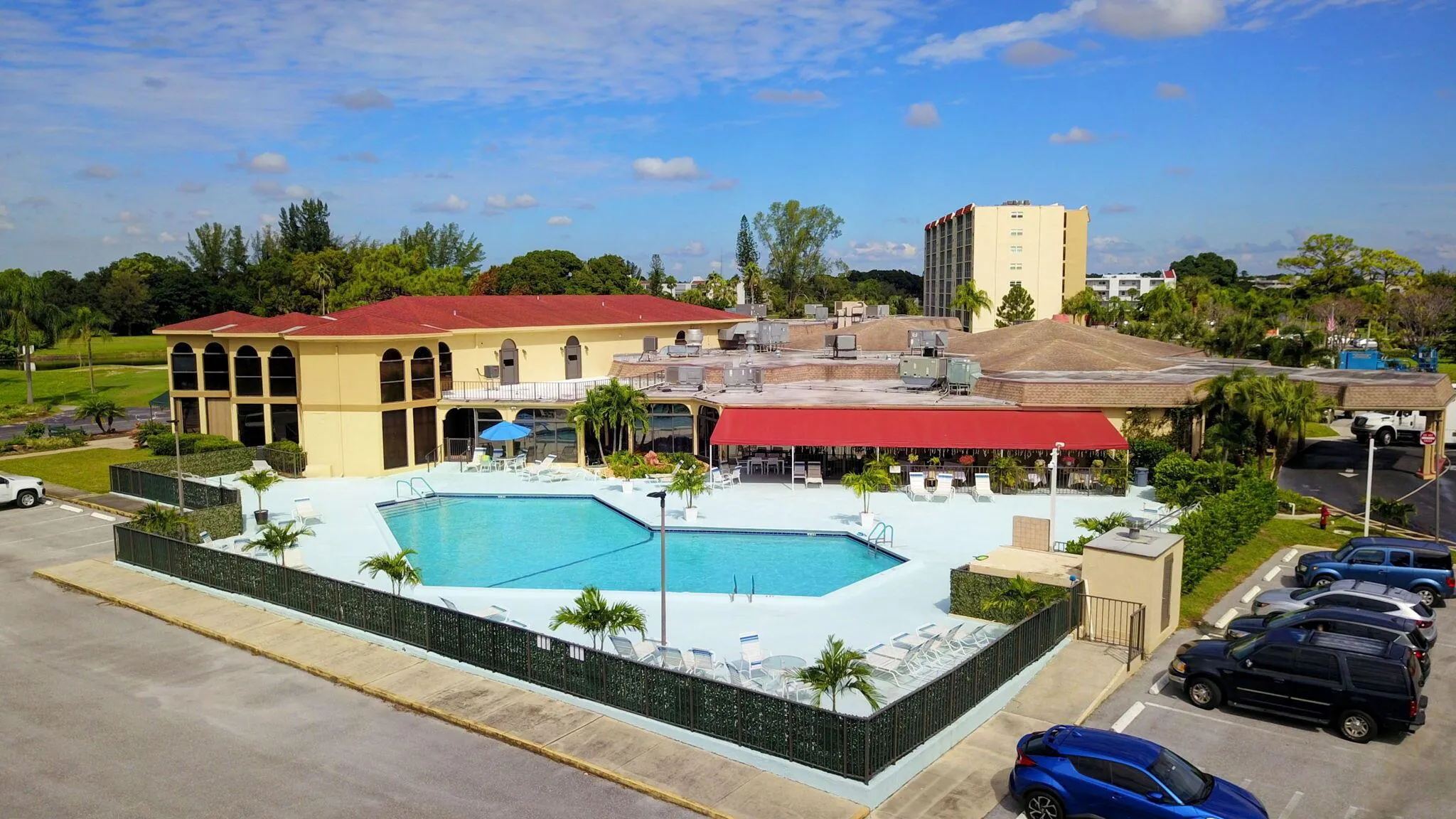 3871 Via Poinciana, #404