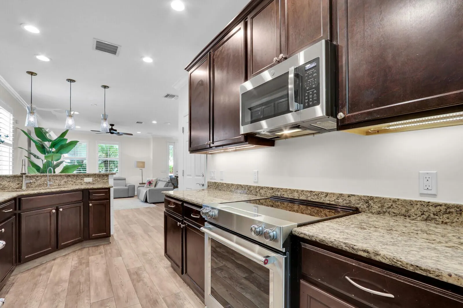 1169 E Dakota Drive