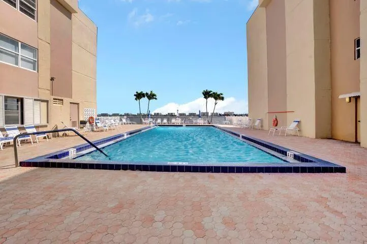 1502 S Lakeside Drive, #103