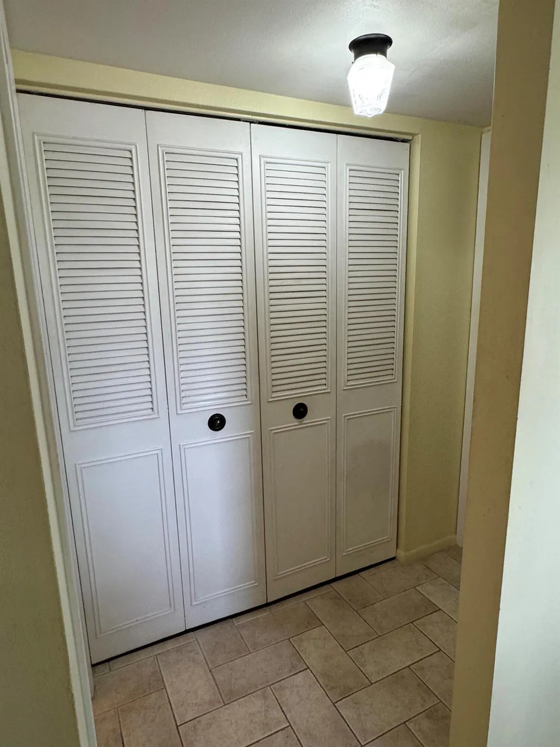 650 Snug Harbor Drive, #G310