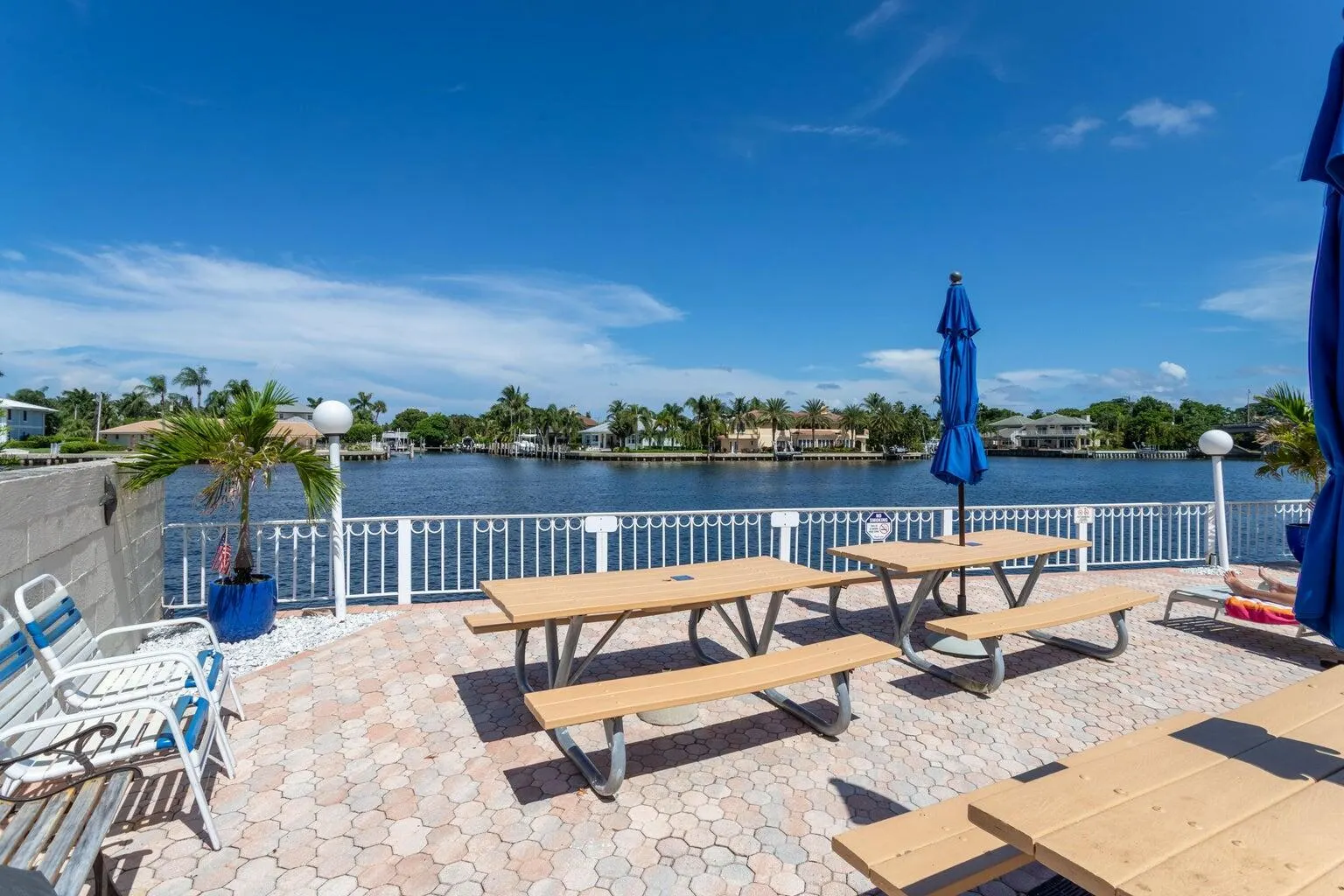 650 Snug Harbor Drive, #G310