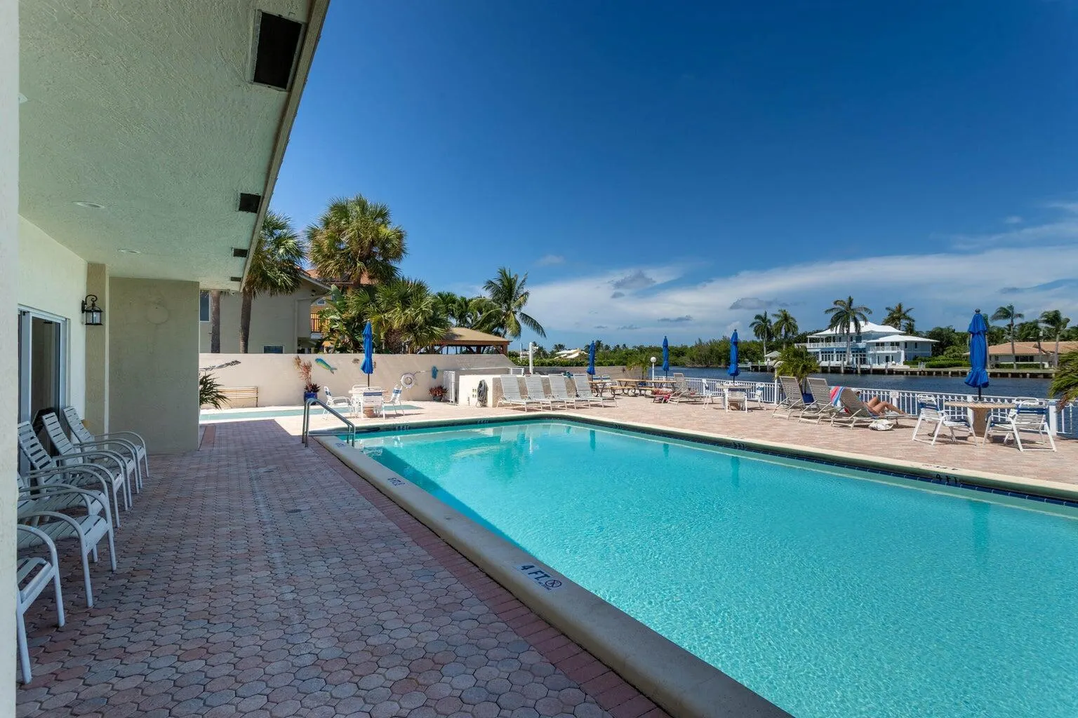 650 Snug Harbor Drive, #G310