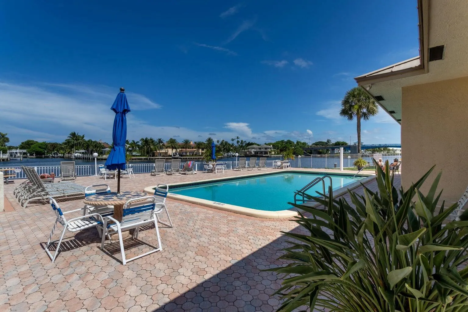 650 Snug Harbor Drive, #G310