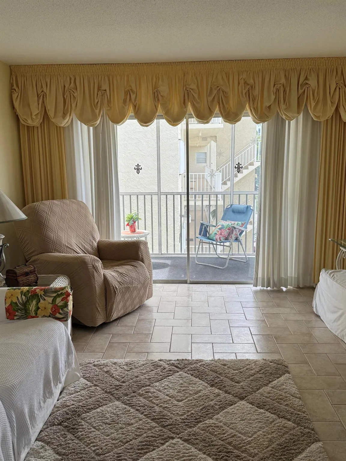 650 Snug Harbor Drive, #G310