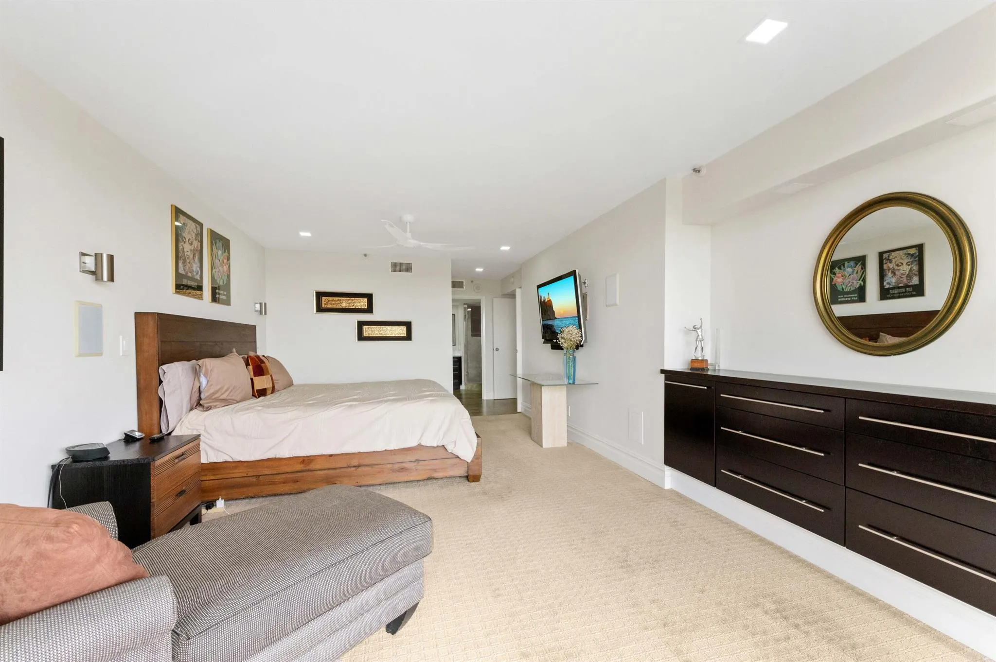 1900 Consulate Place, #1005