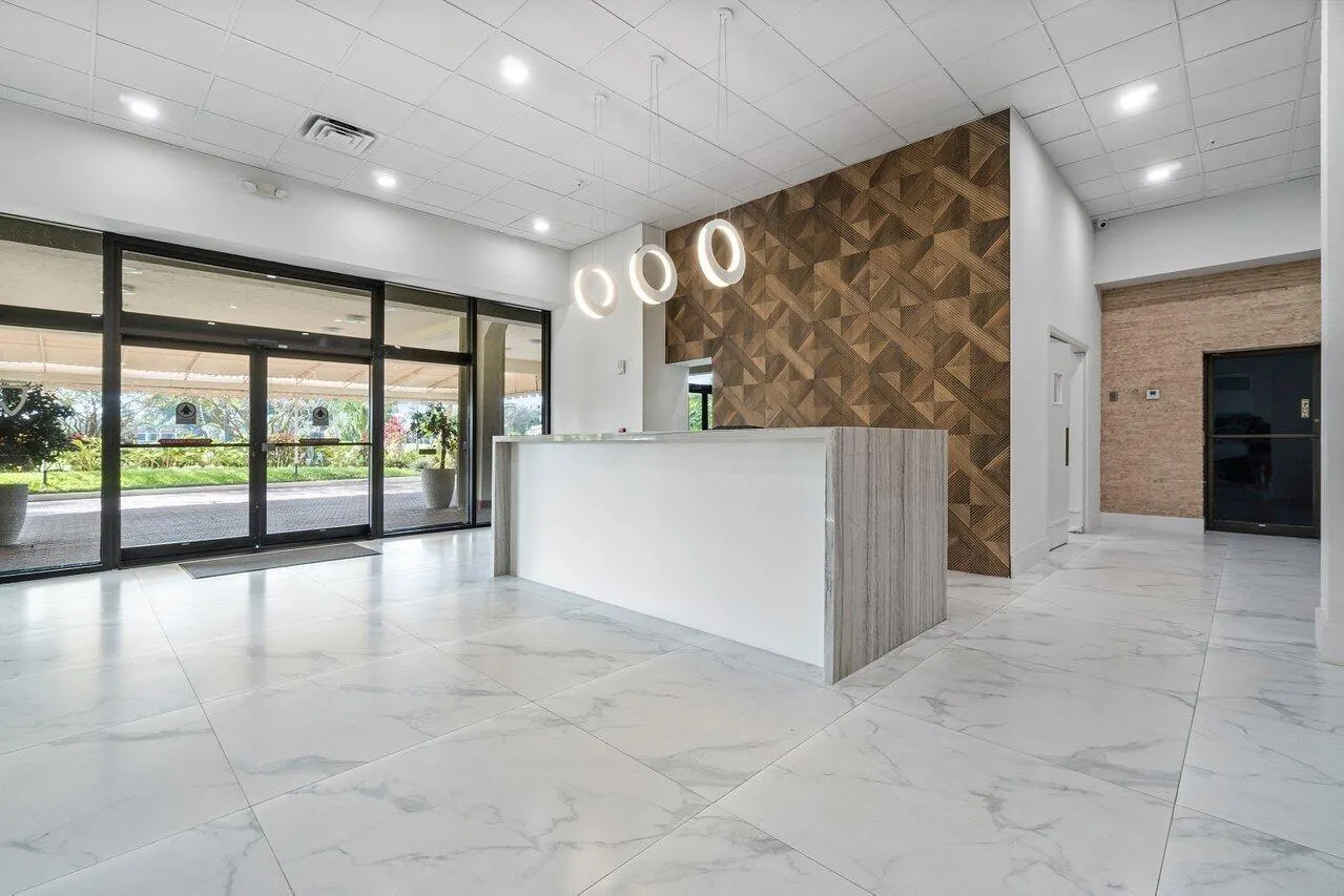 1900 Consulate Place, #1005