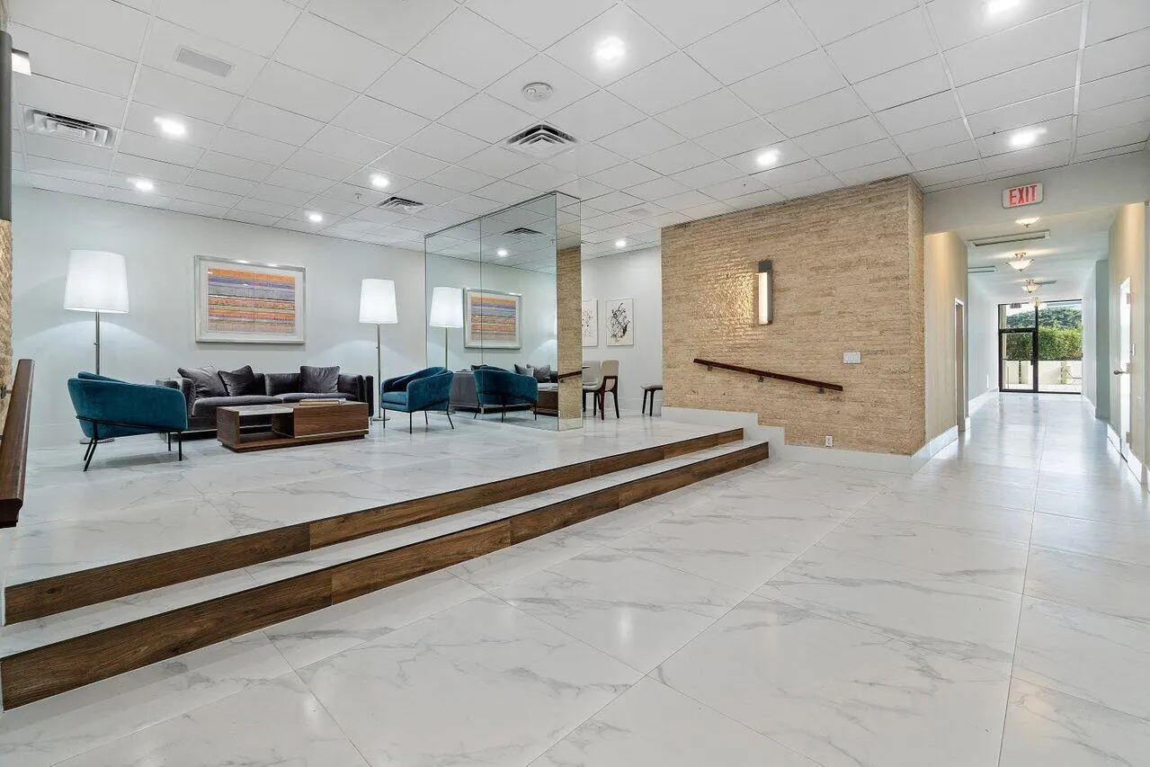 1900 Consulate Place, #1005