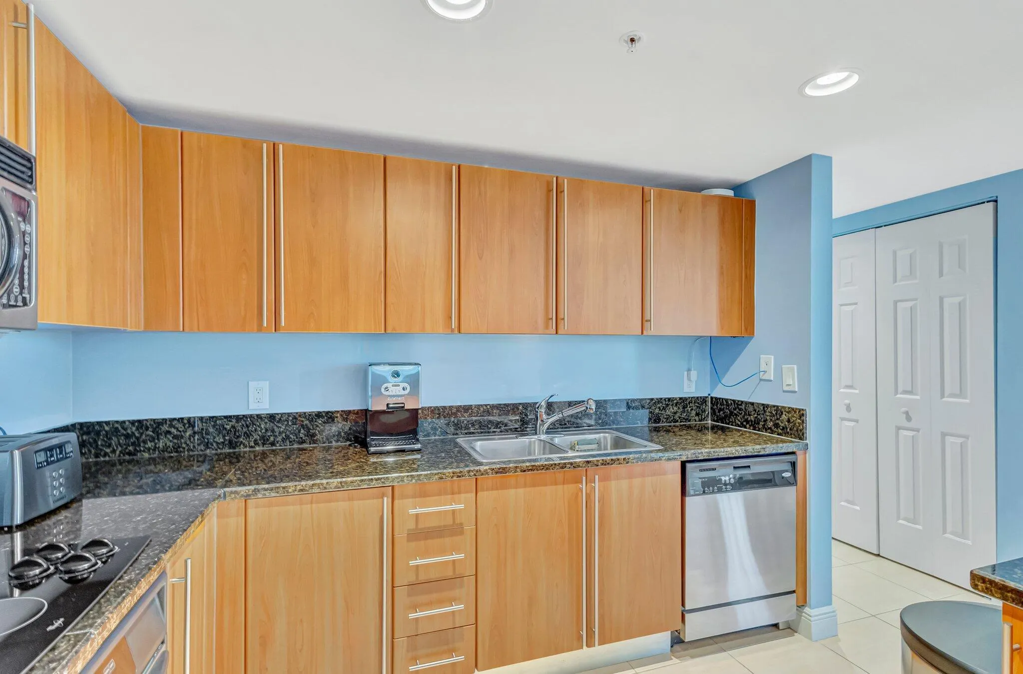 610 Clematis Street, #400 & 402