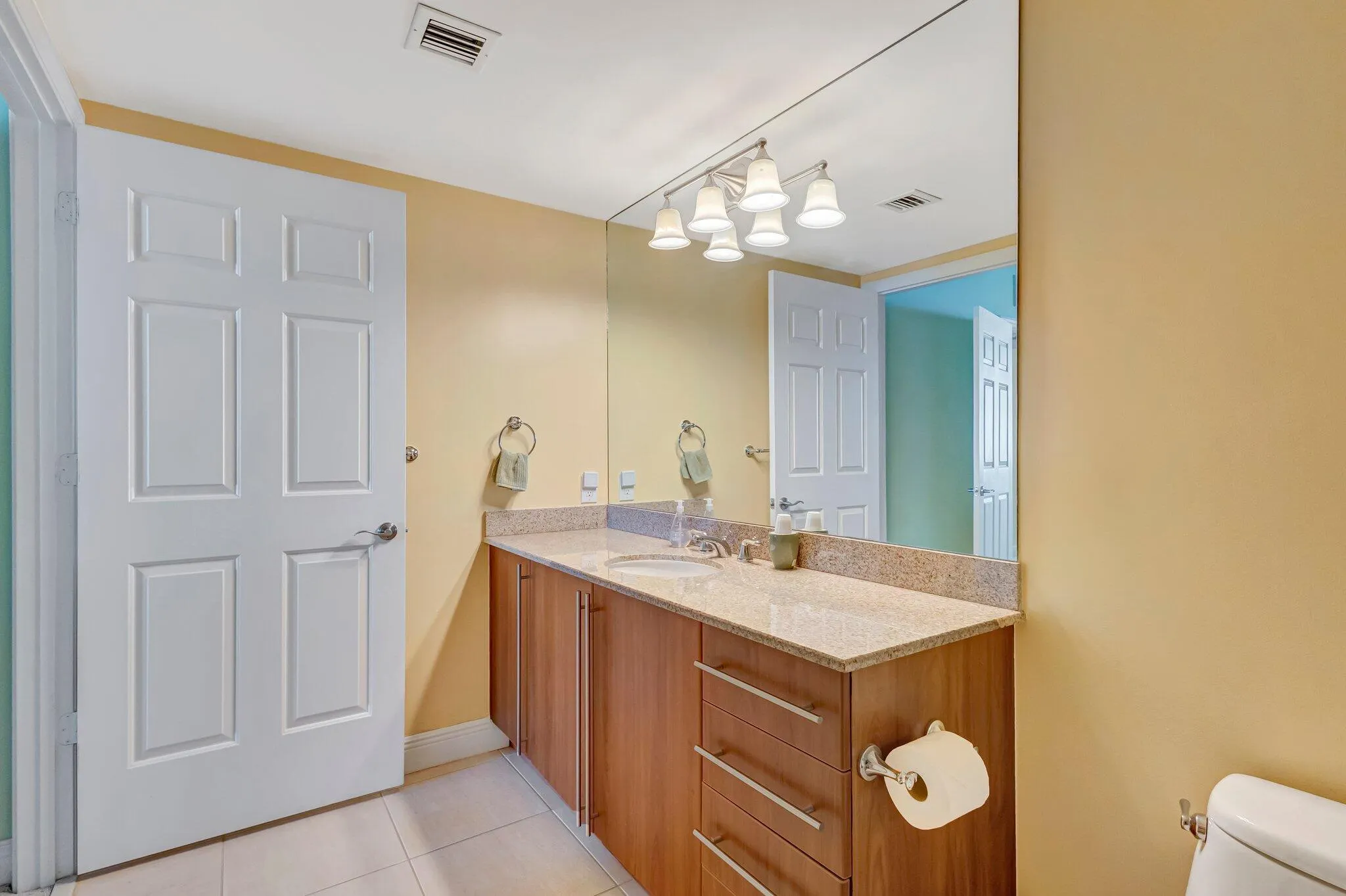 610 Clematis Street, #400 & 402