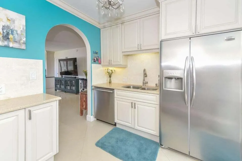 1203 Hillsboro Mile, #P3