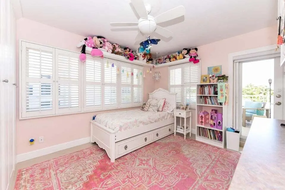 1203 Hillsboro Mile, #P3