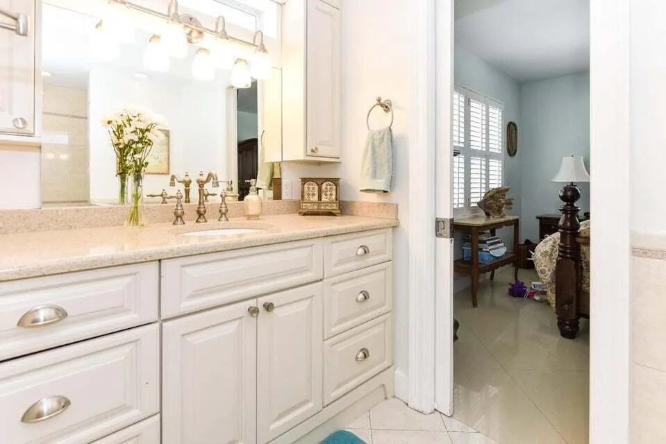 1203 Hillsboro Mile, #P3
