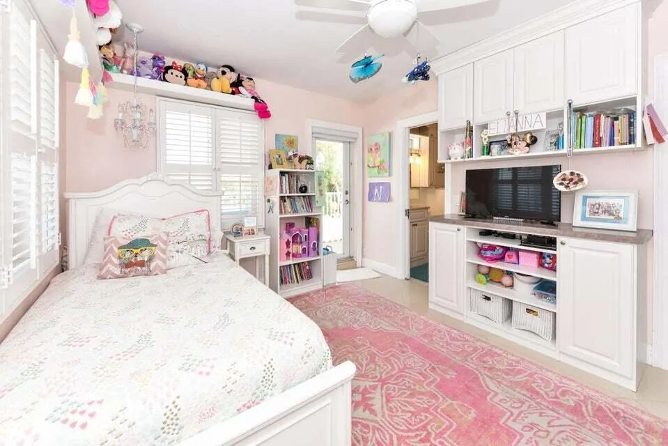 1203 Hillsboro Mile, #P3