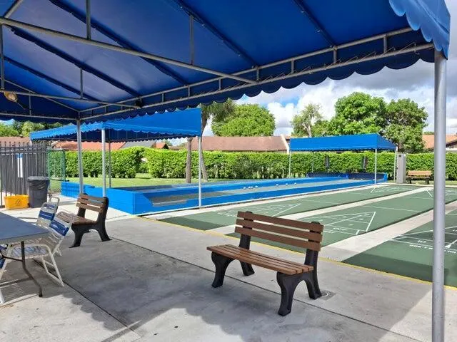 5220 Las Verdes Circle, #304