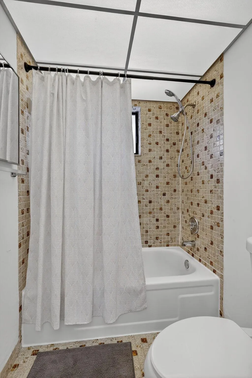 5220 Las Verdes Circle, #304