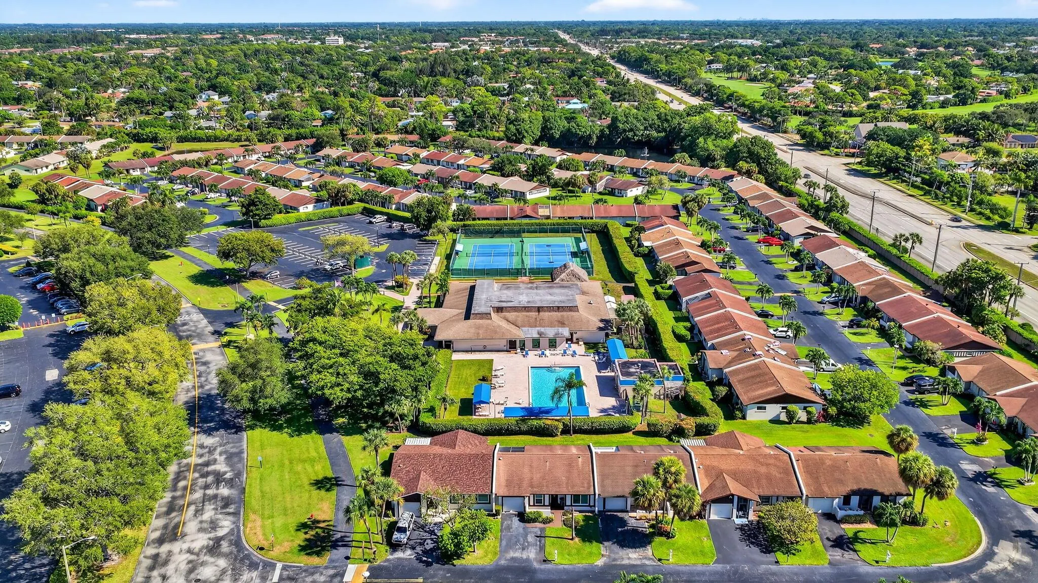 5220 Las Verdes Circle, #304