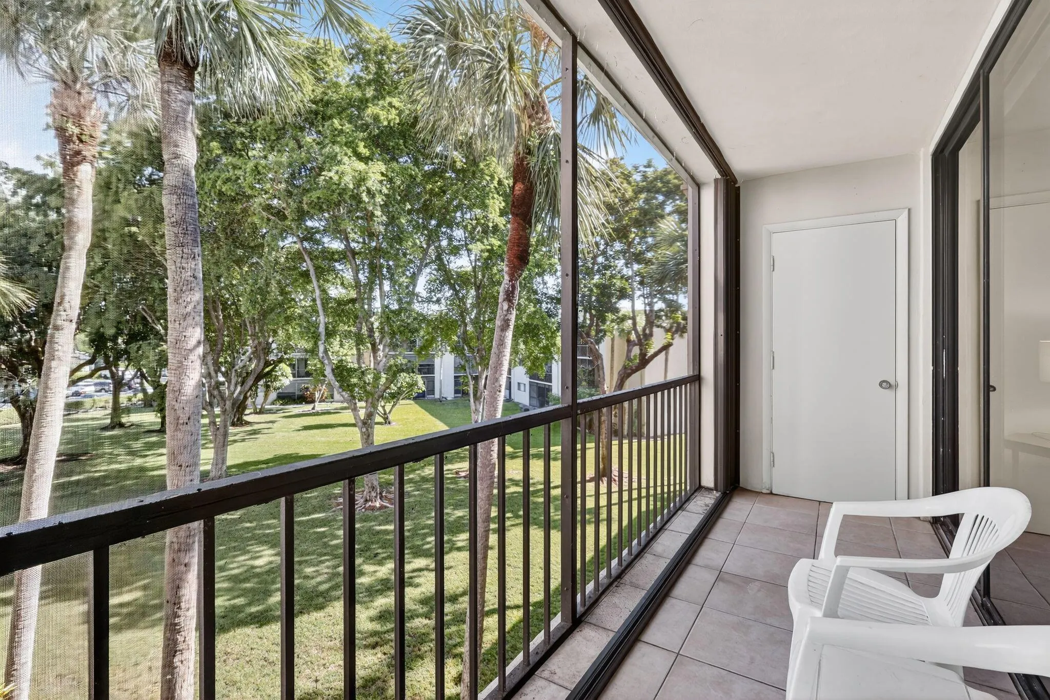 5220 Las Verdes Circle, #304