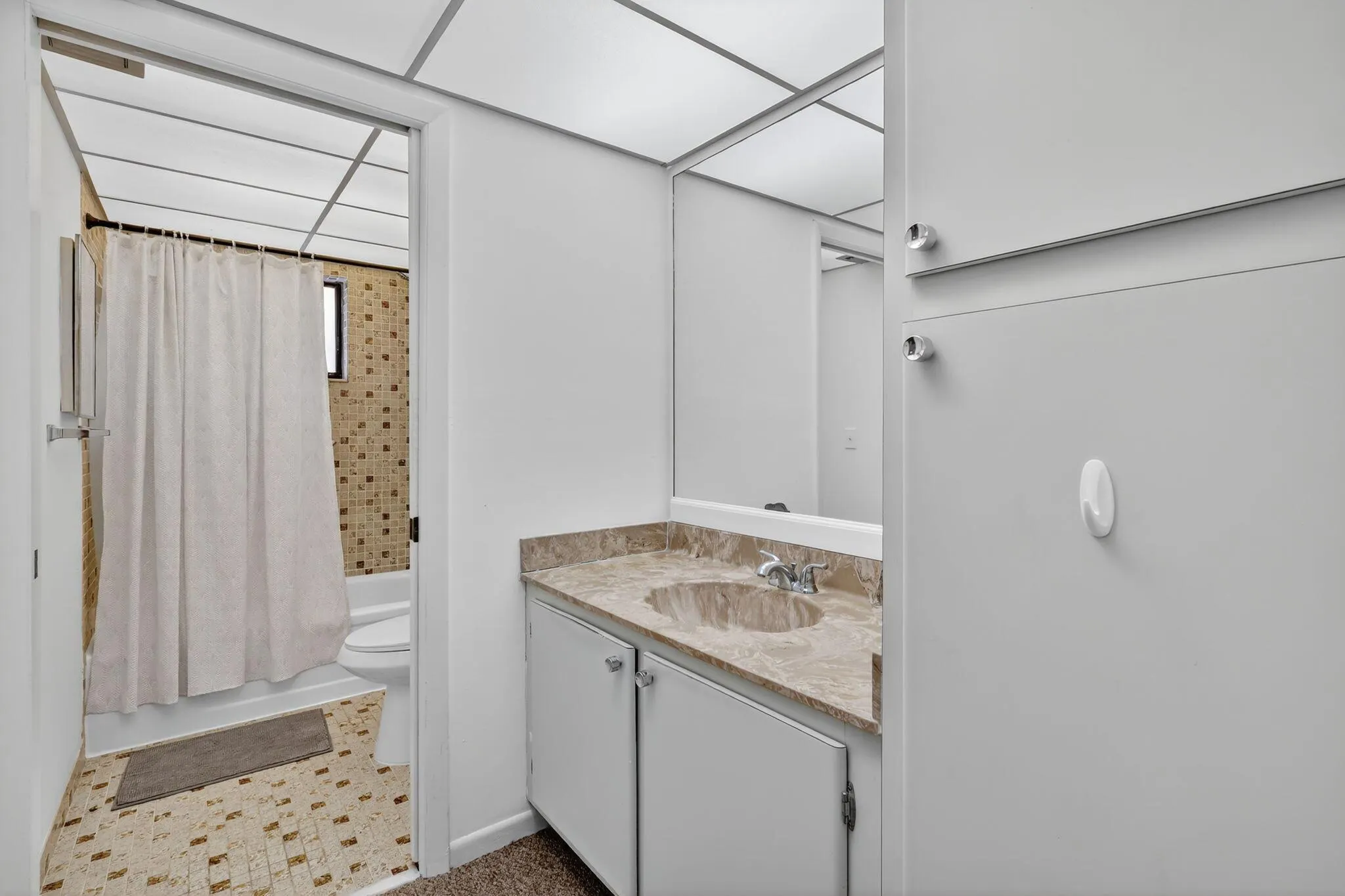 5220 Las Verdes Circle, #304