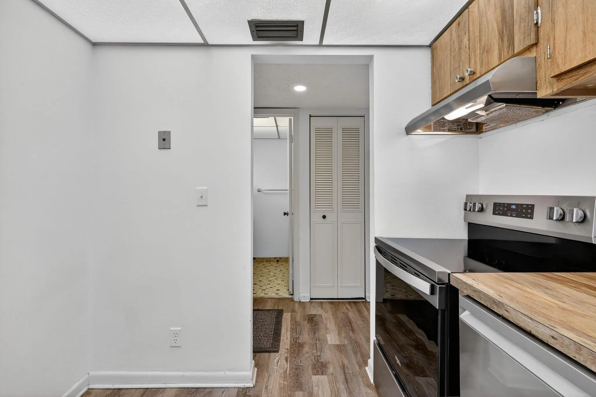 5220 Las Verdes Circle, #304