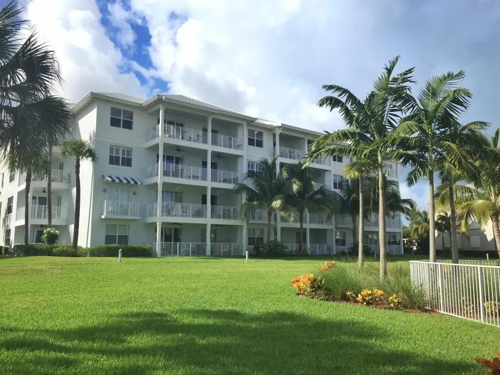 312 Bay Colony Drive N, #312
