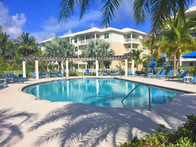 312 Bay Colony Drive N, #312