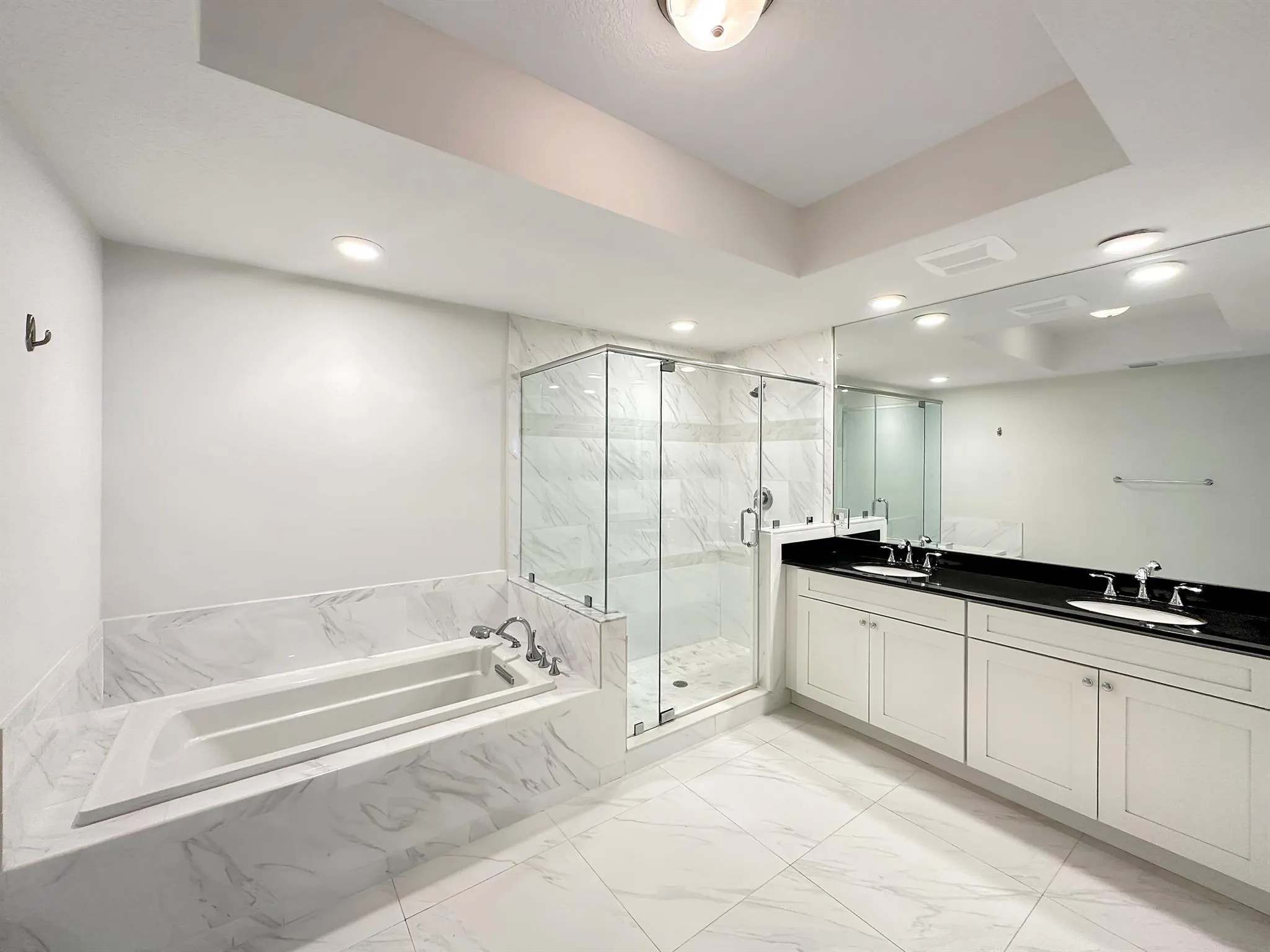 312 Bay Colony Drive N, #312