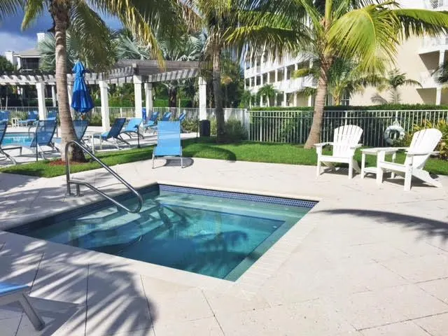 312 Bay Colony Drive N, #312
