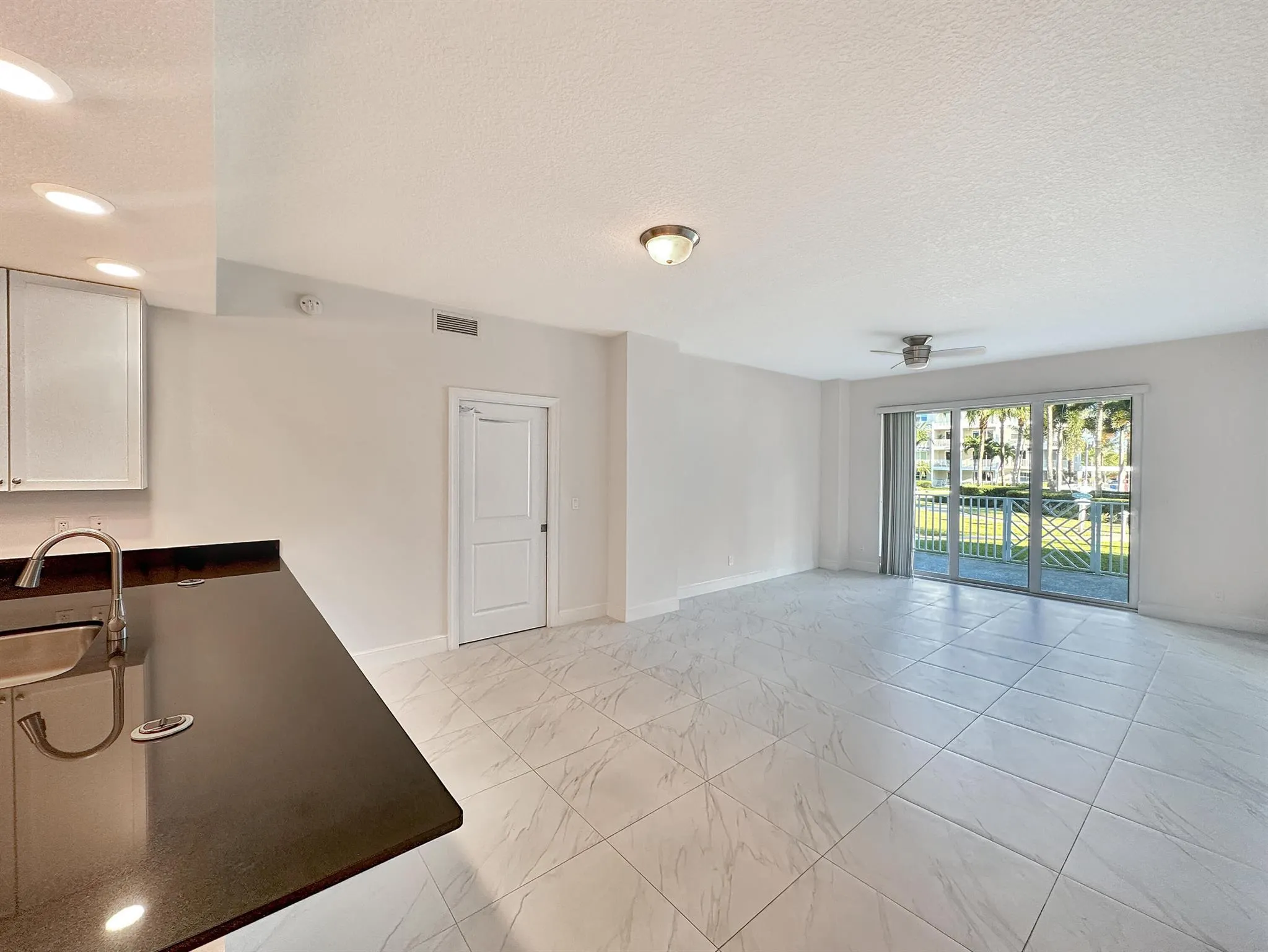 312 Bay Colony Drive N, #312