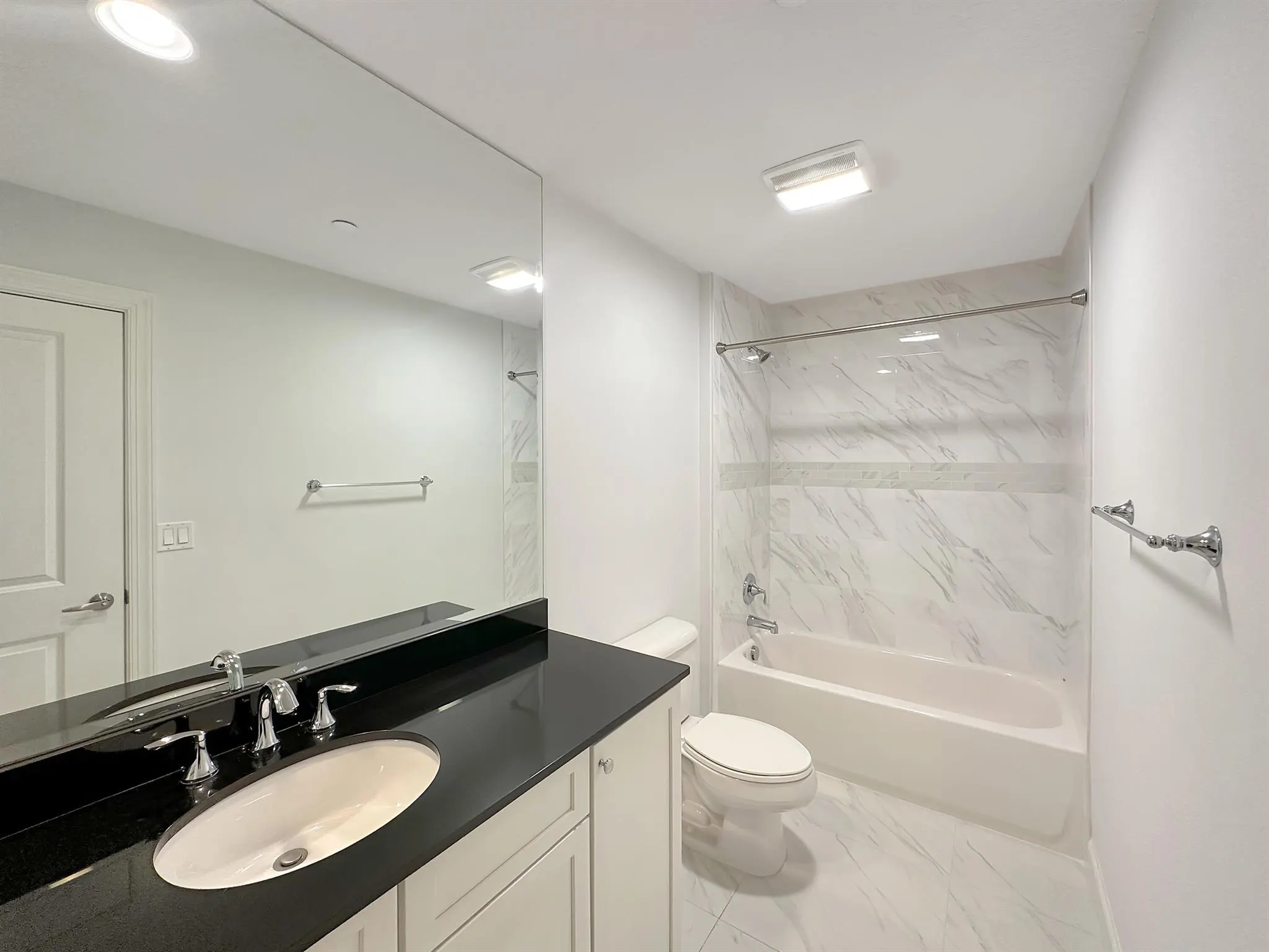 312 Bay Colony Drive N, #312