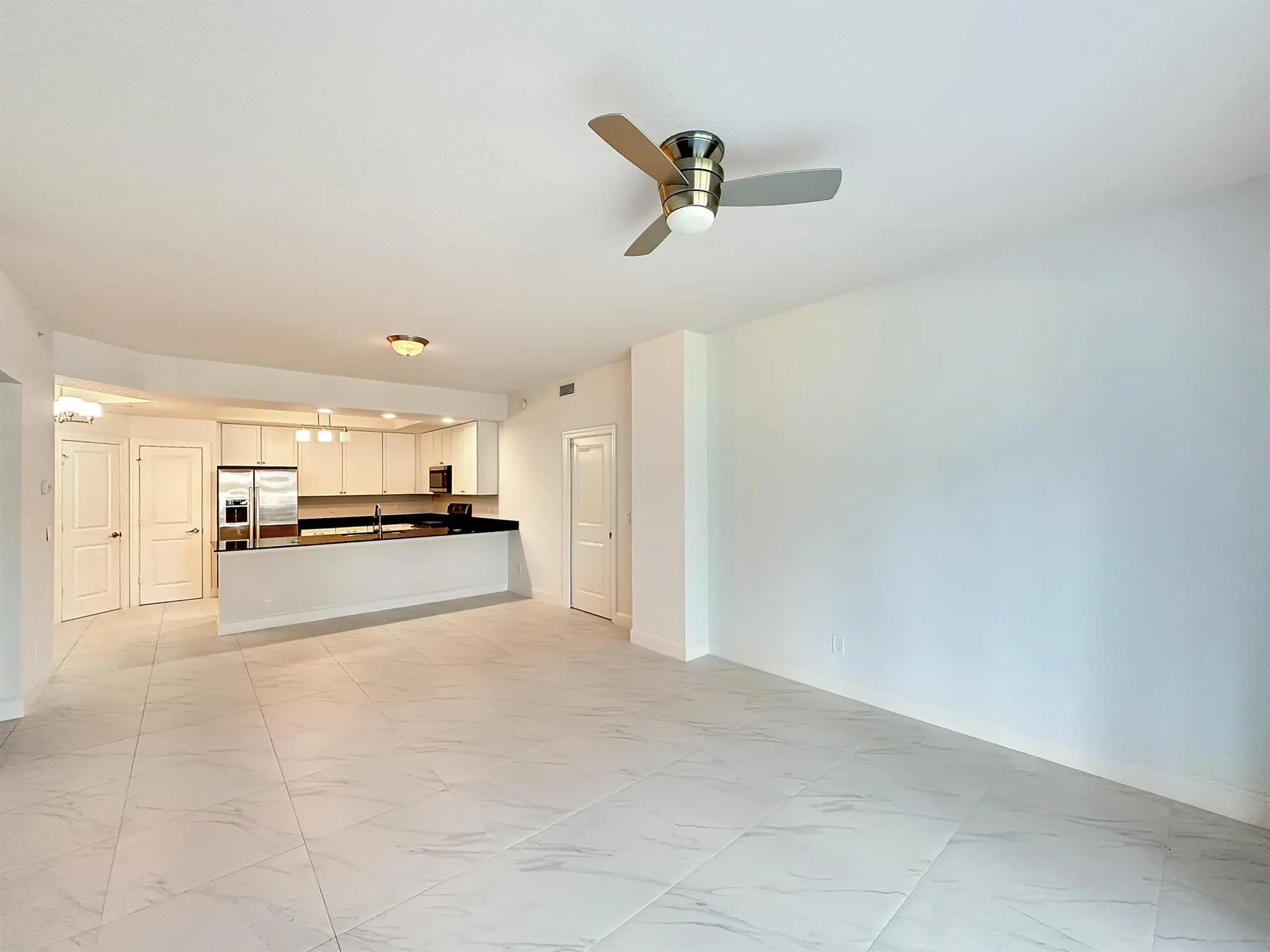 312 Bay Colony Drive N, #312